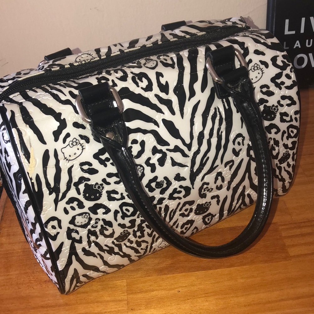 Hello Kitty LougeFly Speedy ❤️ ! - Picture 3 of 8